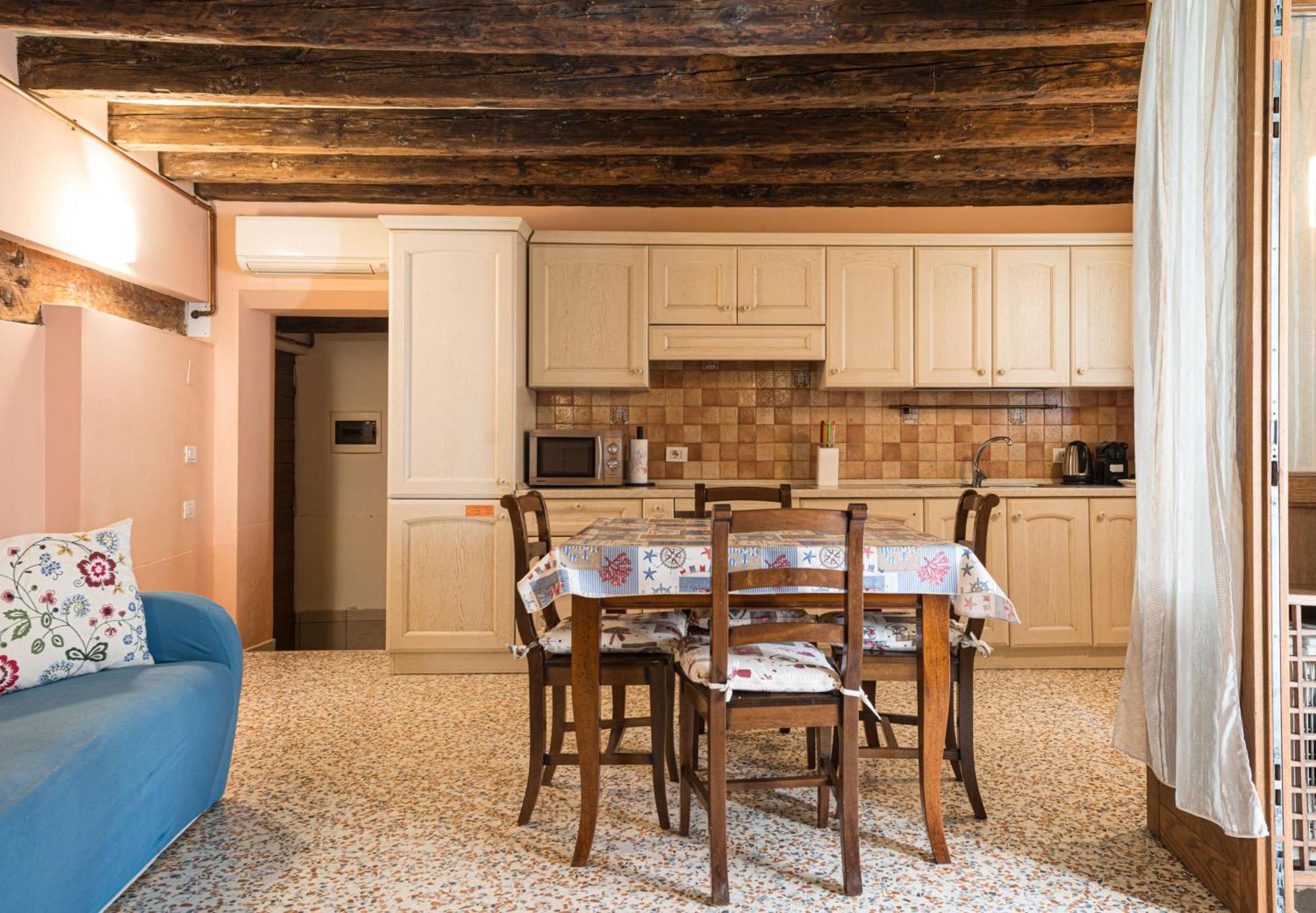 Apartamento Lovely Flat With Canal View Near Rialto Bridge *