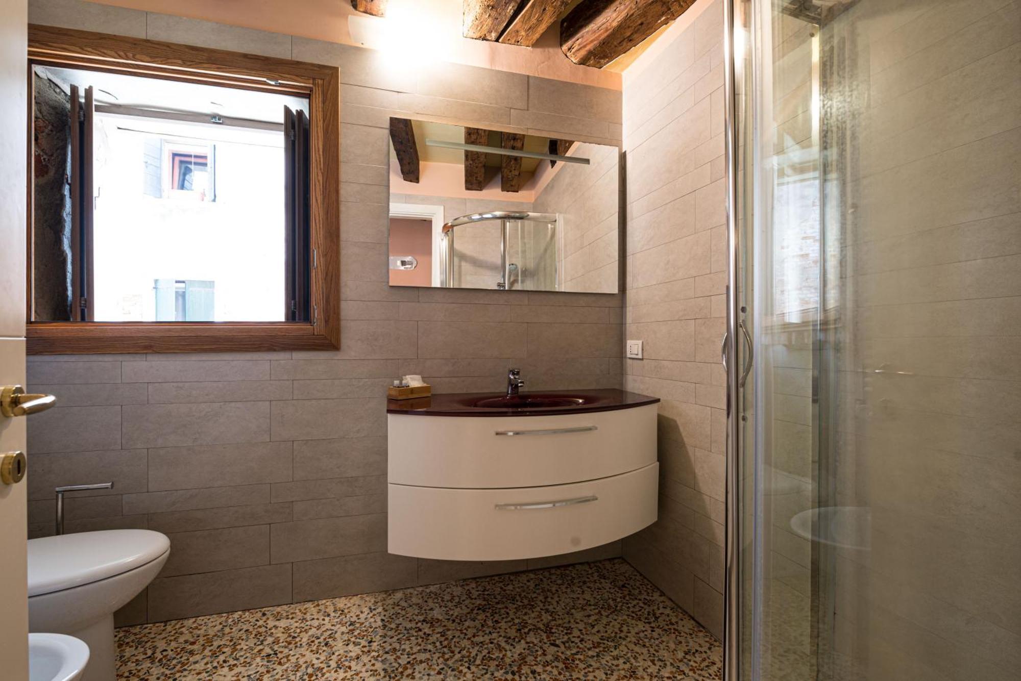 Apartamento Lovely Flat With Canal View Near Rialto Bridge *
